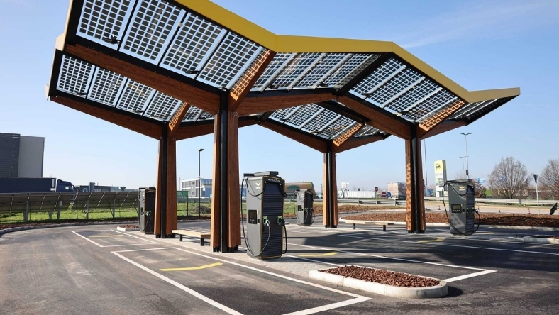 High-power EV charging stations under solar canopy supporting fleet electrification