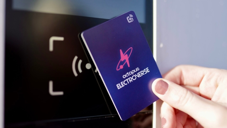 Octopus Electroverse fleet charging card at electric vehicle charger